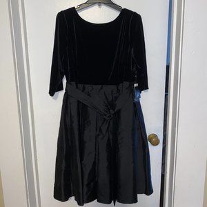 NWT Adrianna Papell Velvet & Taffeta Fit & Flare Evening Dress Pockets Tie Belt